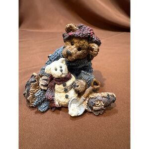 Elliot and Snowman Acts of Kindness Boyds Figurine #2242 No Box